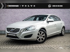 Volvo S60 - 1.6 T3 Kinetic | Trekhaak | RTI Navigatie | High Performance Audio | Parkeersensoren | Cli