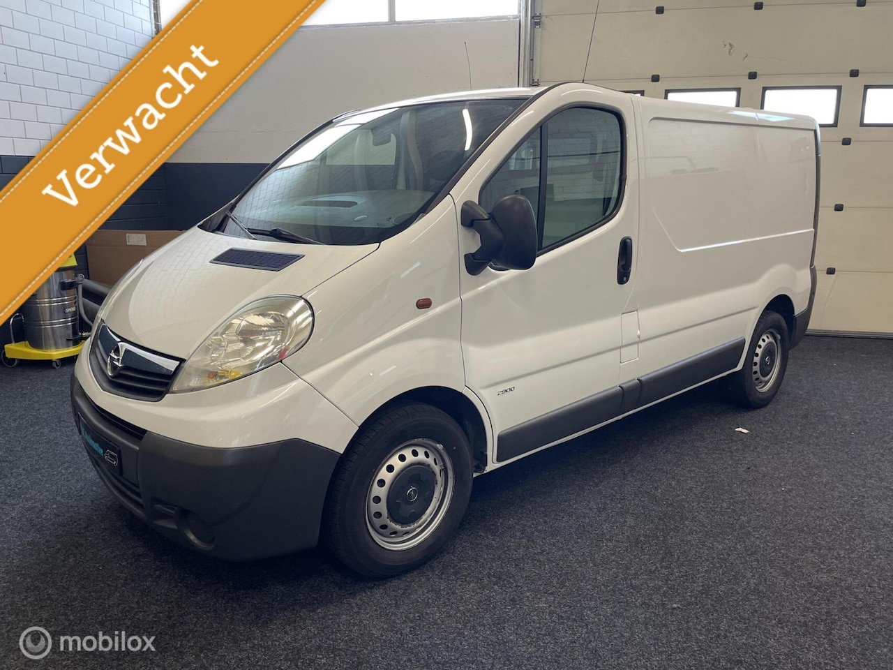 Opel Vivaro - bestel 2.0i L1H1/ MARGE / Trekhaak / nwe apm - AutoWereld.nl