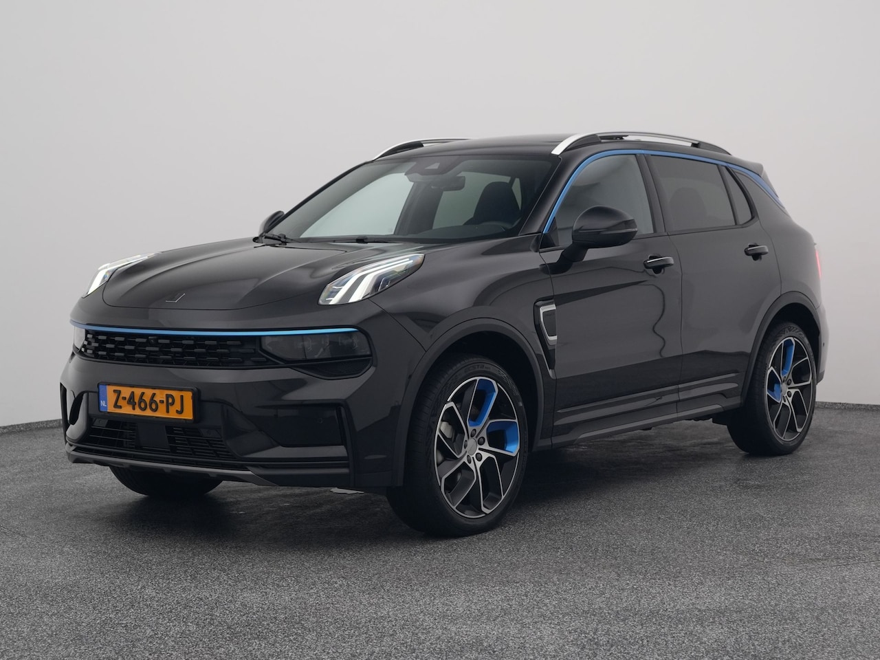 Lynk & Co 01 - 1.5 Plug-in Hybrid | 360° | ZWARTE HEMEL | STUURVERWARMING | NLD AUTO - AutoWereld.nl