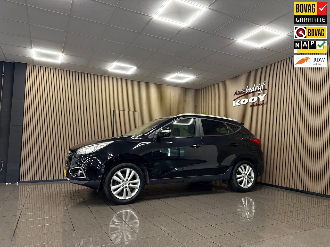 Hyundai ix35 - 2.0i i-Catcher * Trekhaak / Panoramadak / Camera / Stoelverwarming / NL Auto * - AutoWereld.nl