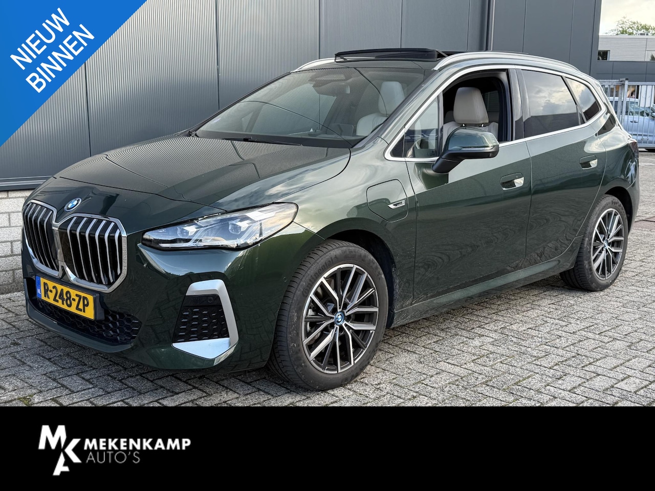 BMW 2-serie Active Tourer - 230e xDrive M Sport 18"/Panoramadak/Leder + memory/Trekhaak/Dodehoek/Keyless/360 camera/Ha - AutoWereld.nl