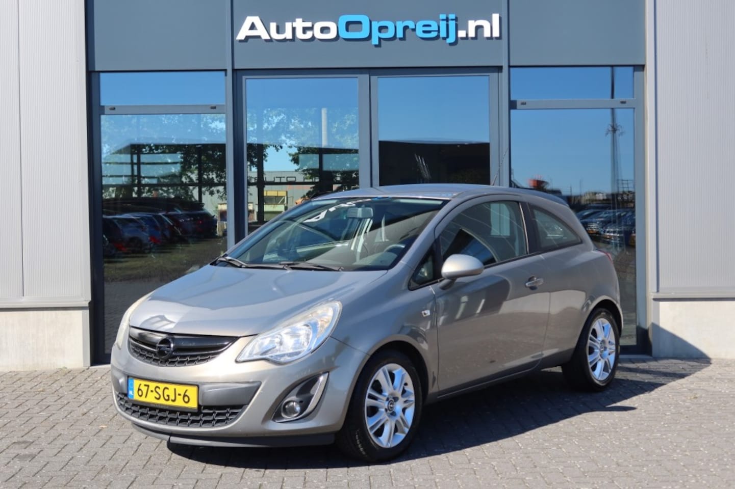 Opel Corsa - 1.2-16V Edition Airco, Carplay, Camera - AutoWereld.nl