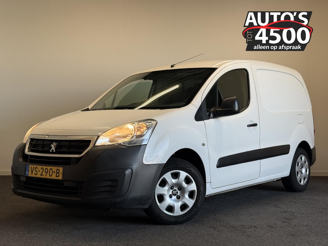 Peugeot Partner - 120 1.6 BlueHDi 75 L1 XR Airco! Cruise! Trekhaak! - AutoWereld.nl