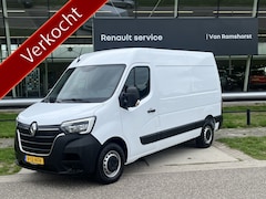 Renault Master - T33 2.3 dCi 135PK L2H2 Comfort / Airco / Parkeerhulp Achter / Cruise /Vloer & wandbescherm