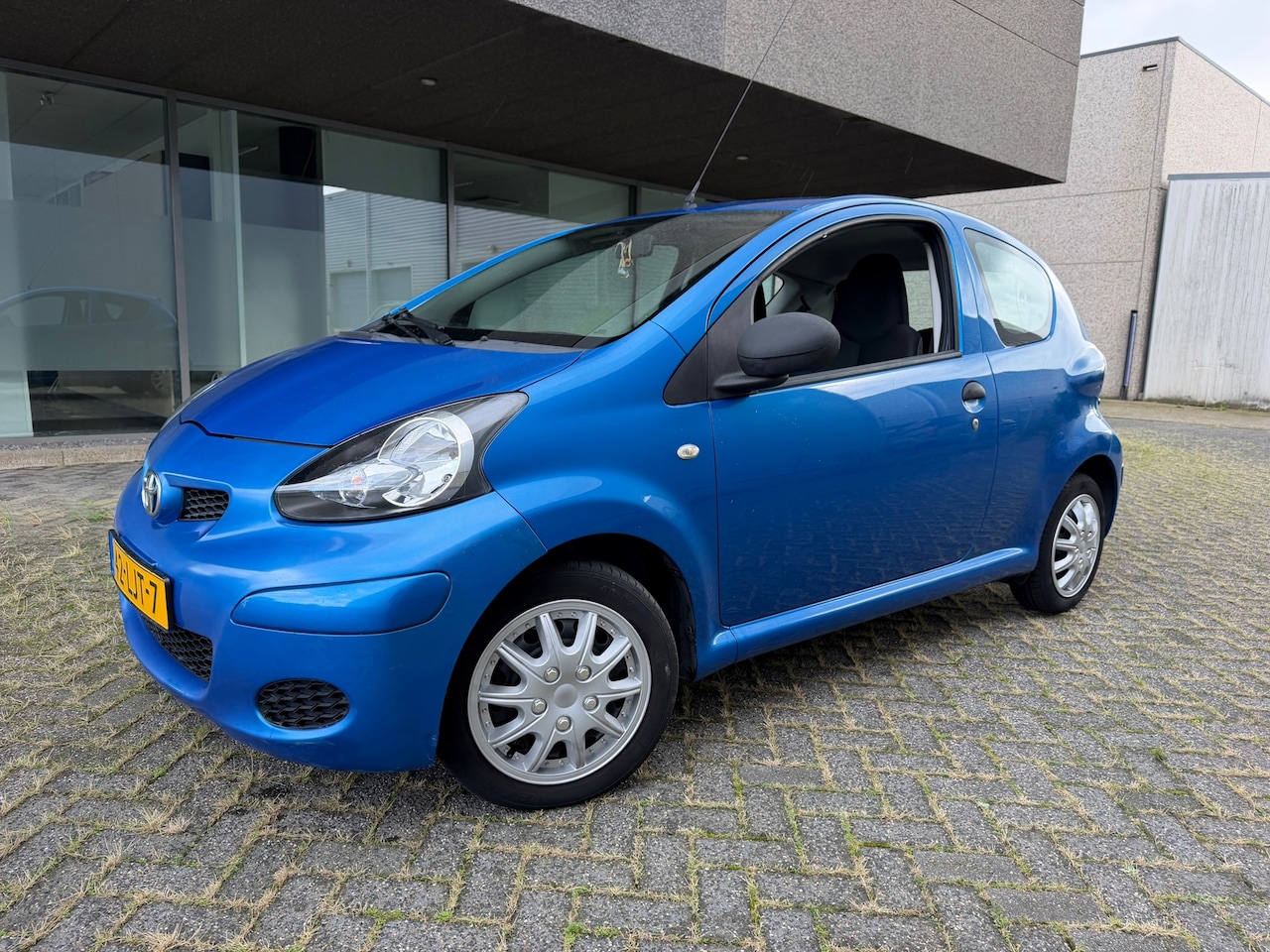 Toyota Aygo - 1.0-12V Access BJ 6-2010. APK. 12-2026 - AutoWereld.nl