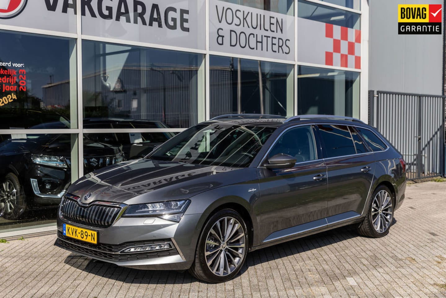 Skoda Superb Combi - 1.4 TSI iV Laurin & Klement hybride PHEV Standkachel - AutoWereld.nl