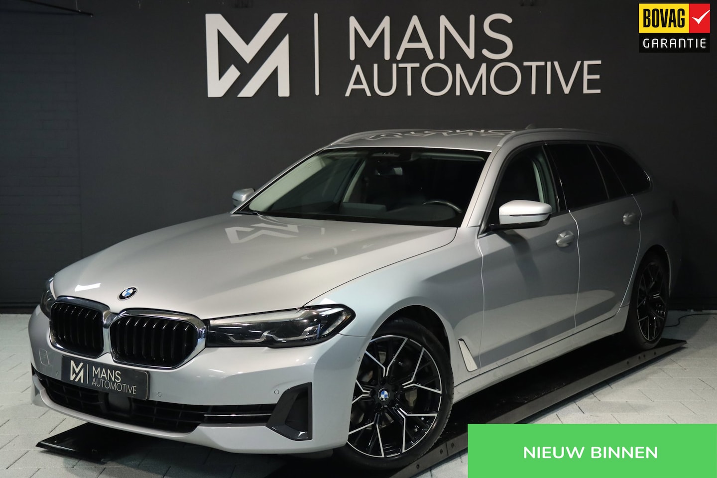 BMW 5-serie Touring - 530i / CAMERA / ACC / LEDER / ELEK-TREKHAAK / STOELVERW - AutoWereld.nl