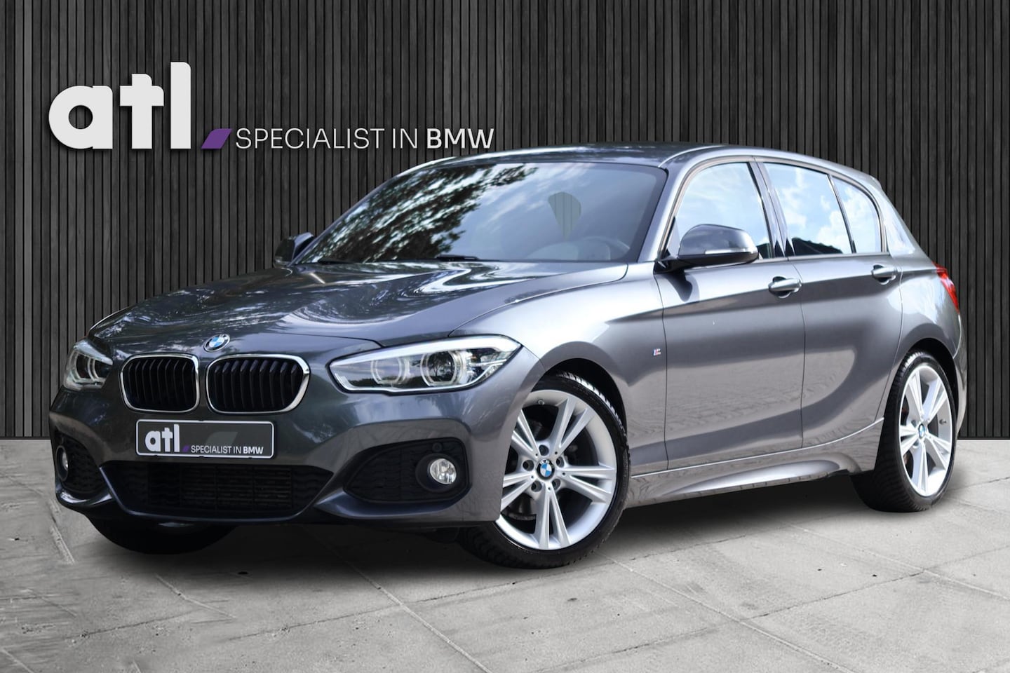 BMW 1-serie - 118i M Sport Leder | Navi Pro | Clima | LED | Alarm kl.3 | Afneembare trekhaak | Stoelverw - AutoWereld.nl
