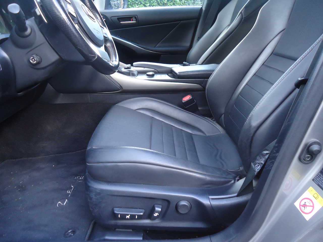 Lexus IS - 300h Hybrid F-Sport Line UNIEK FACELIFT F SPORT