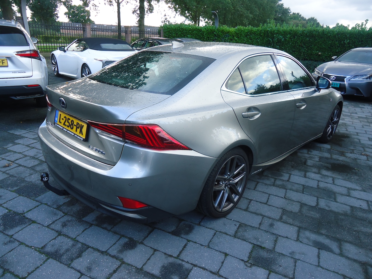 Lexus IS - 300h Hybrid F-Sport Line UNIEK FACELIFT F SPORT