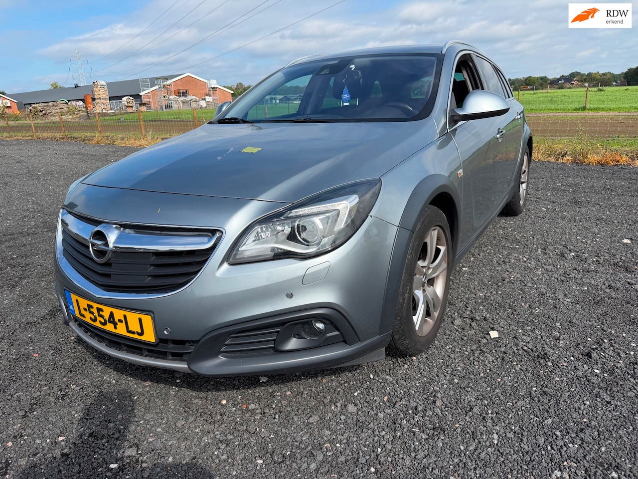 Opel Insignia Sports Tourer - 2.0 CDTI Cosmo 4x4 Let leest eerst Text ! Auto start wel maar tik in de motor - AutoWereld.nl