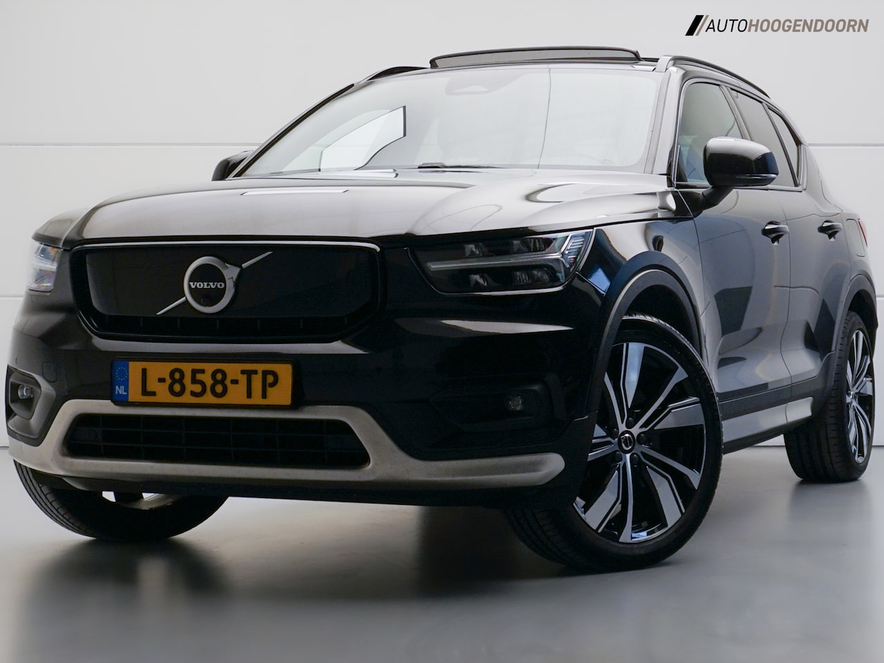 Volvo XC40 - Recharge P8 AWD R-Design SOH 90% (APPLE CARPLAY,PANORAMADAK,HARMAN/KARDON,360CAMERA,MEMORY - AutoWereld.nl