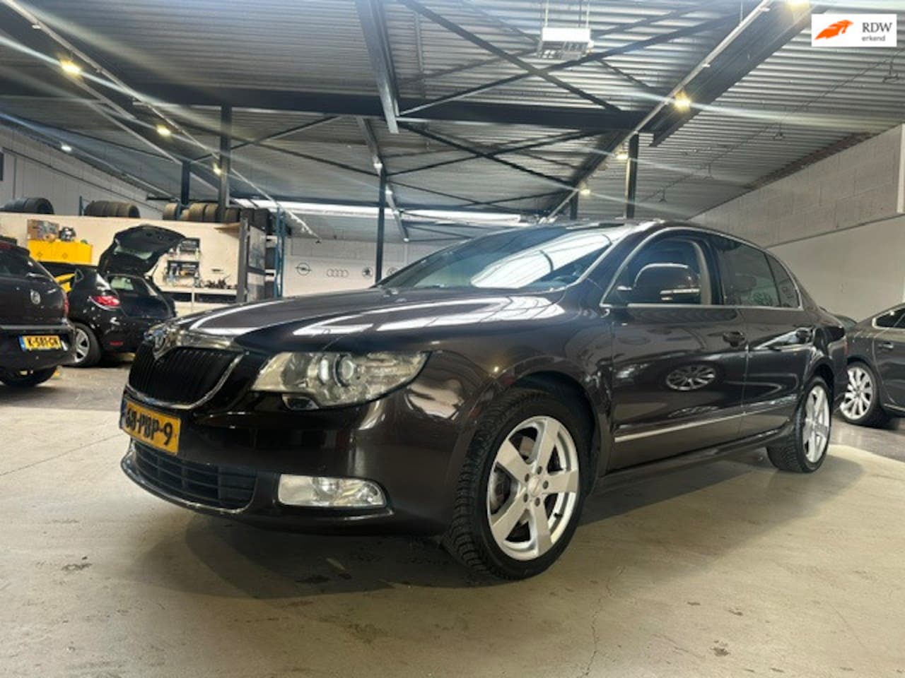 Skoda Superb - 1.8 TSI Elegance Business Line/Volledig dealer onderhouden - AutoWereld.nl