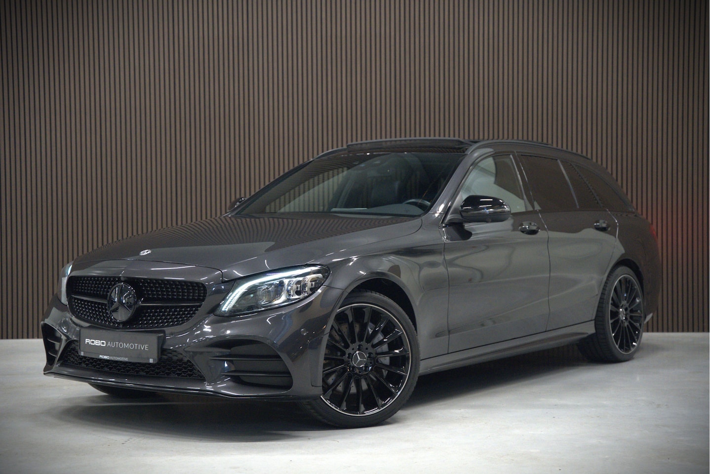 Mercedes-Benz C-klasse Estate - 300 e Business Solution AMG | Panoramadak | Stoelverwarming | 360 Camera | Dodehoekdetecti - AutoWereld.nl