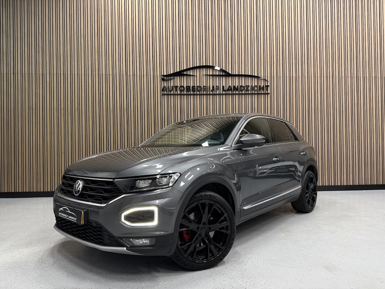 Volkswagen T-Roc - 1.5 TSI | Automaat | CarPlay | Camera - AutoWereld.nl