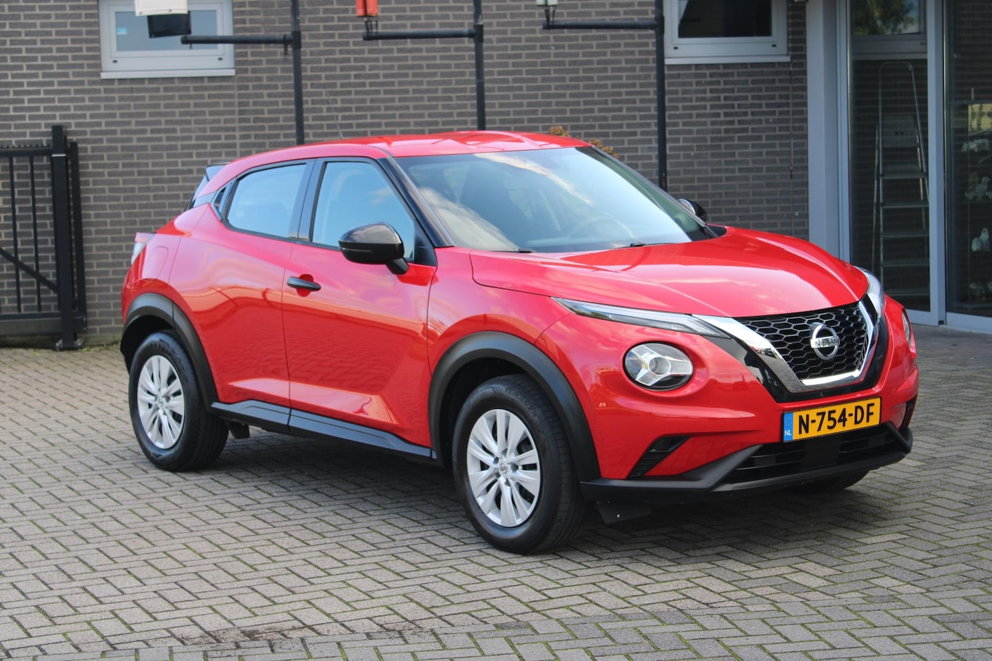 Nissan Juke - 1.0 DIG-T Visia Airco/Cruise/Led/NL auto!! - AutoWereld.nl