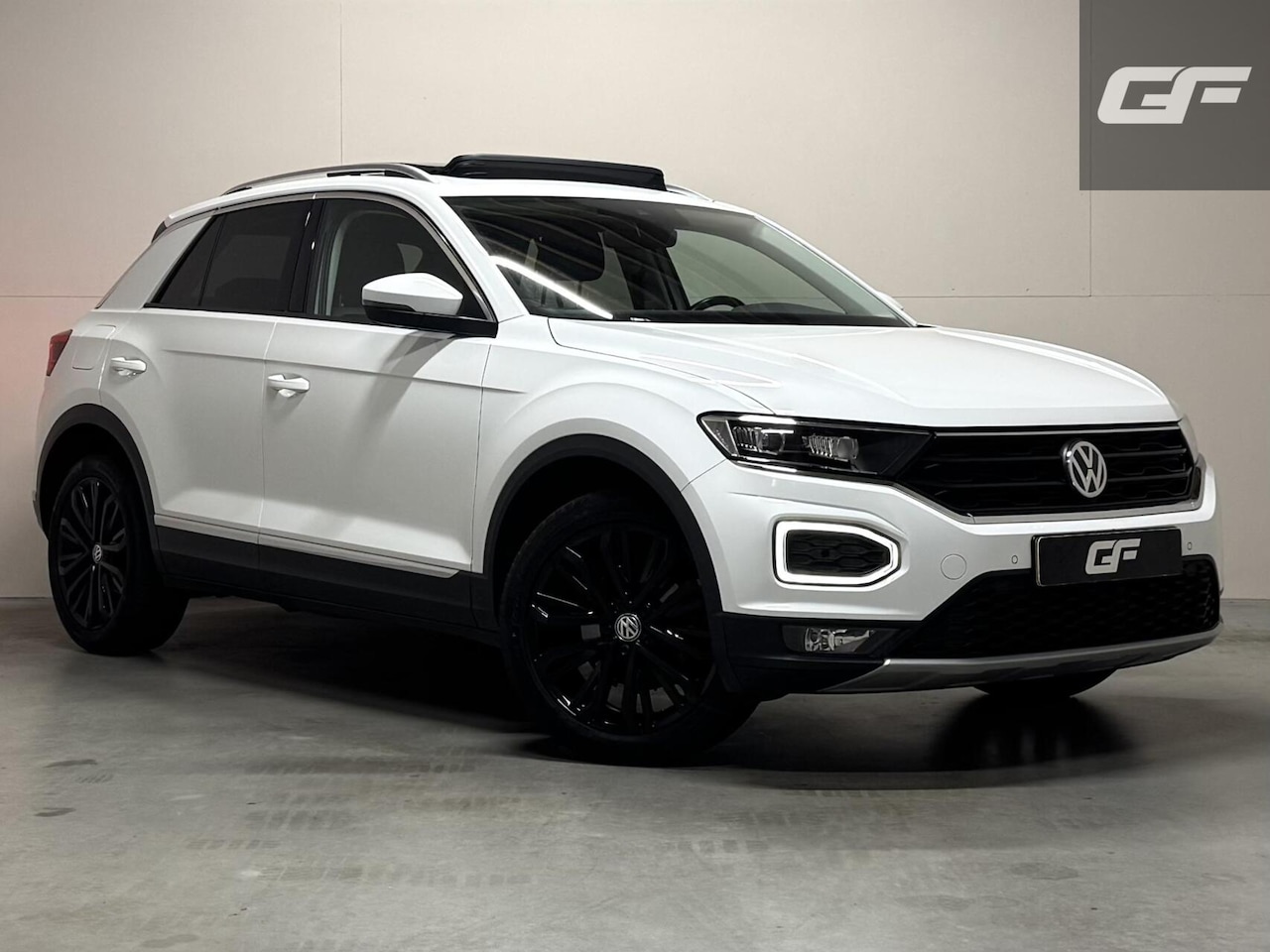 Volkswagen T-Roc - 1.5 TSI Sport Pano Virtual Acc Carplay Navi NAP - AutoWereld.nl
