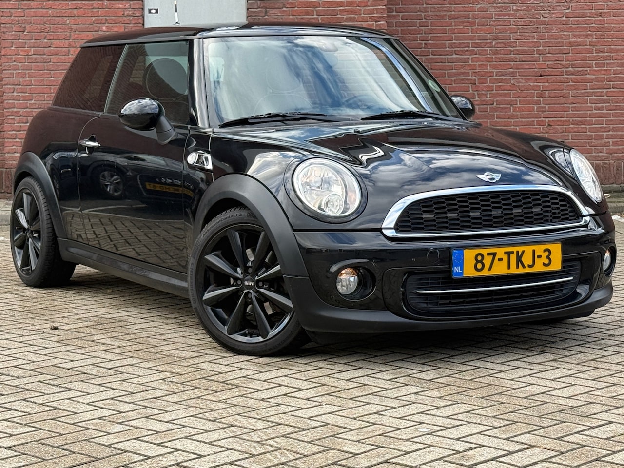 MINI Cooper - 1.6 10 Years II | LEDER | NAVI | CLIMA | - AutoWereld.nl