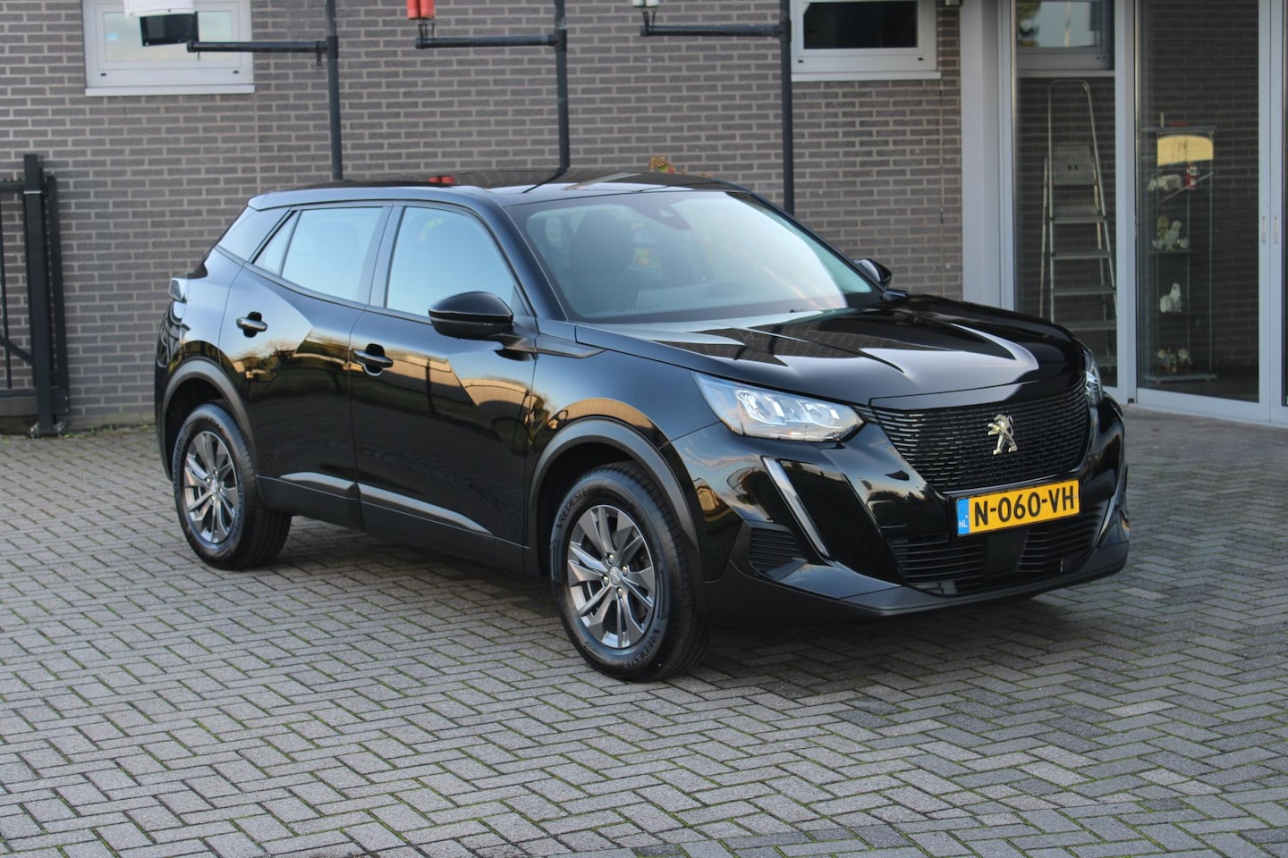 Peugeot 2008 - 1.2 PureT. Active Pack Clima/Led/Navi/AppleAndroid - AutoWereld.nl