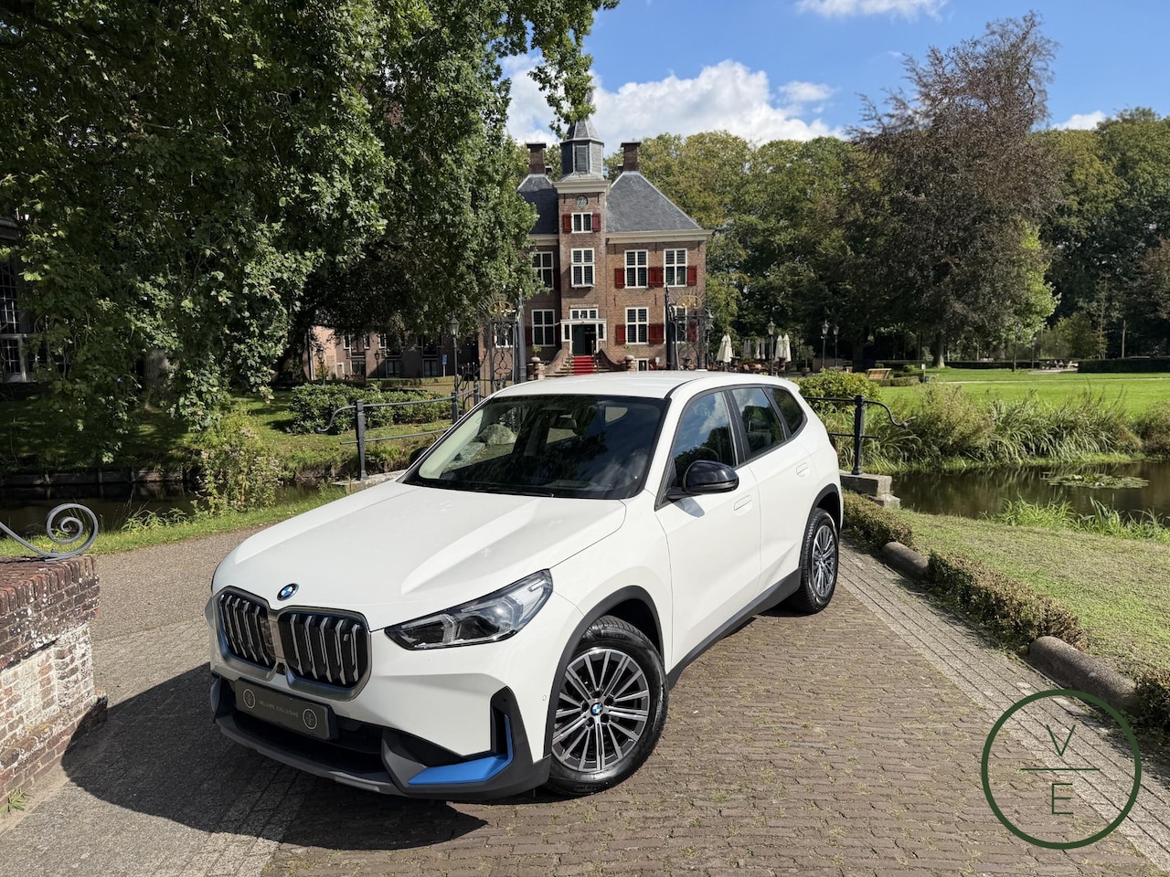 BMW iX1 - xDrive30 Launch Edition 67 kWh | HUD | 360 | Keyless | BTW | LED | - AutoWereld.nl