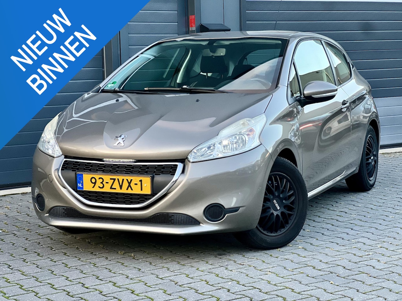 Peugeot 208 - 1.2 VTi *AIRCO*ELEKTR PAKKET*DIST VV - AutoWereld.nl