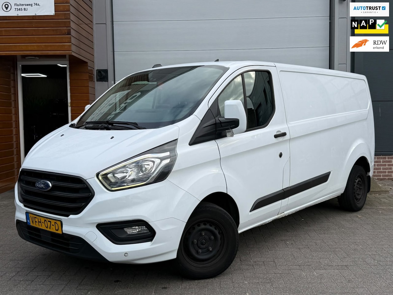 Ford Transit Custom - 300 2.0 TDCI L2H1 Trend CARPLAY/LED/CRUISE/CAMERA - AutoWereld.nl