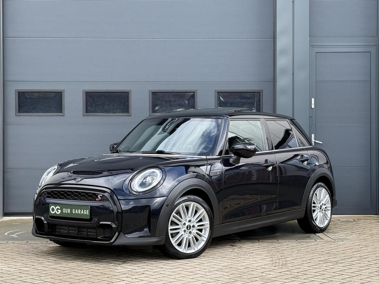 MINI 5-Deurs - 2.0 Cooper S Classic|H&K|Pano|Camera|Head up| - AutoWereld.nl