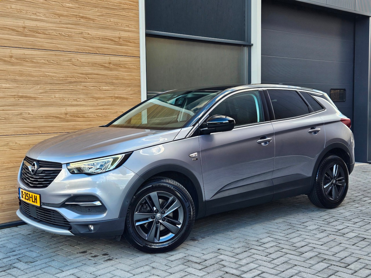 Opel Grandland X - 1.2 Turbo Edition 2020 Navi Carplay Camera - AutoWereld.nl