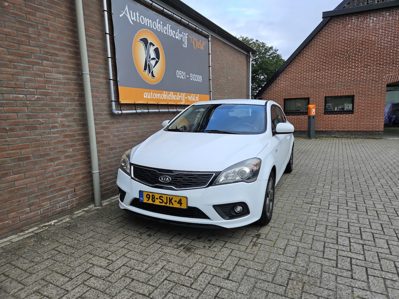 Kia Pro cee'd - 1.4 CVVT Navigator Plus Pack 1.4 CVVT Navigator Plus Pack - AutoWereld.nl