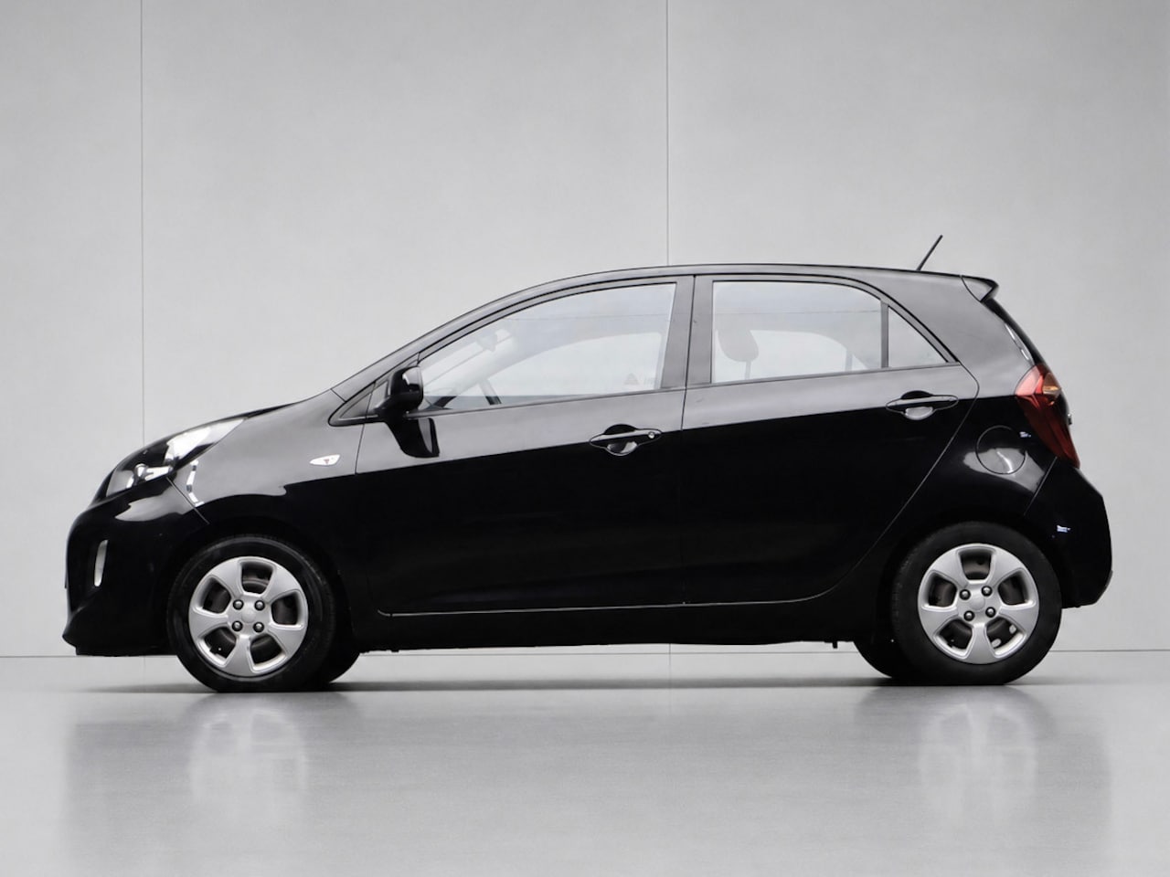 Kia Picanto - 1.0 CVVT ComfortLine Sport (AIRCO,ELEKTRISCH PAKKET,BLACK EDITION,START/STOP,SPORTSTOELEN, - AutoWereld.nl