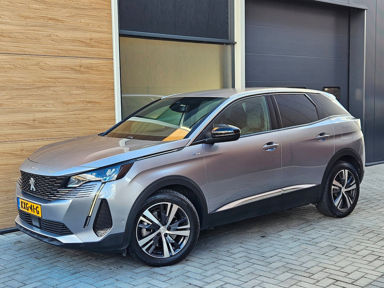 Peugeot 3008 - 1.6 HYbrid 225 Allure Pack Business Carplay Keyless Camera Navi - AutoWereld.nl