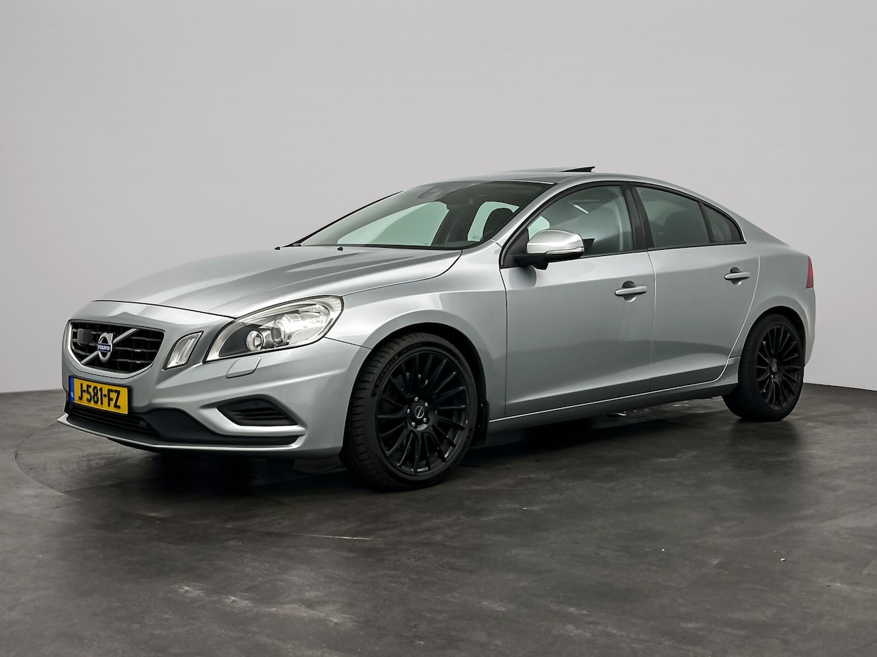 Volvo S60 - 3.0 T6 AWD R-Design - AutoWereld.nl