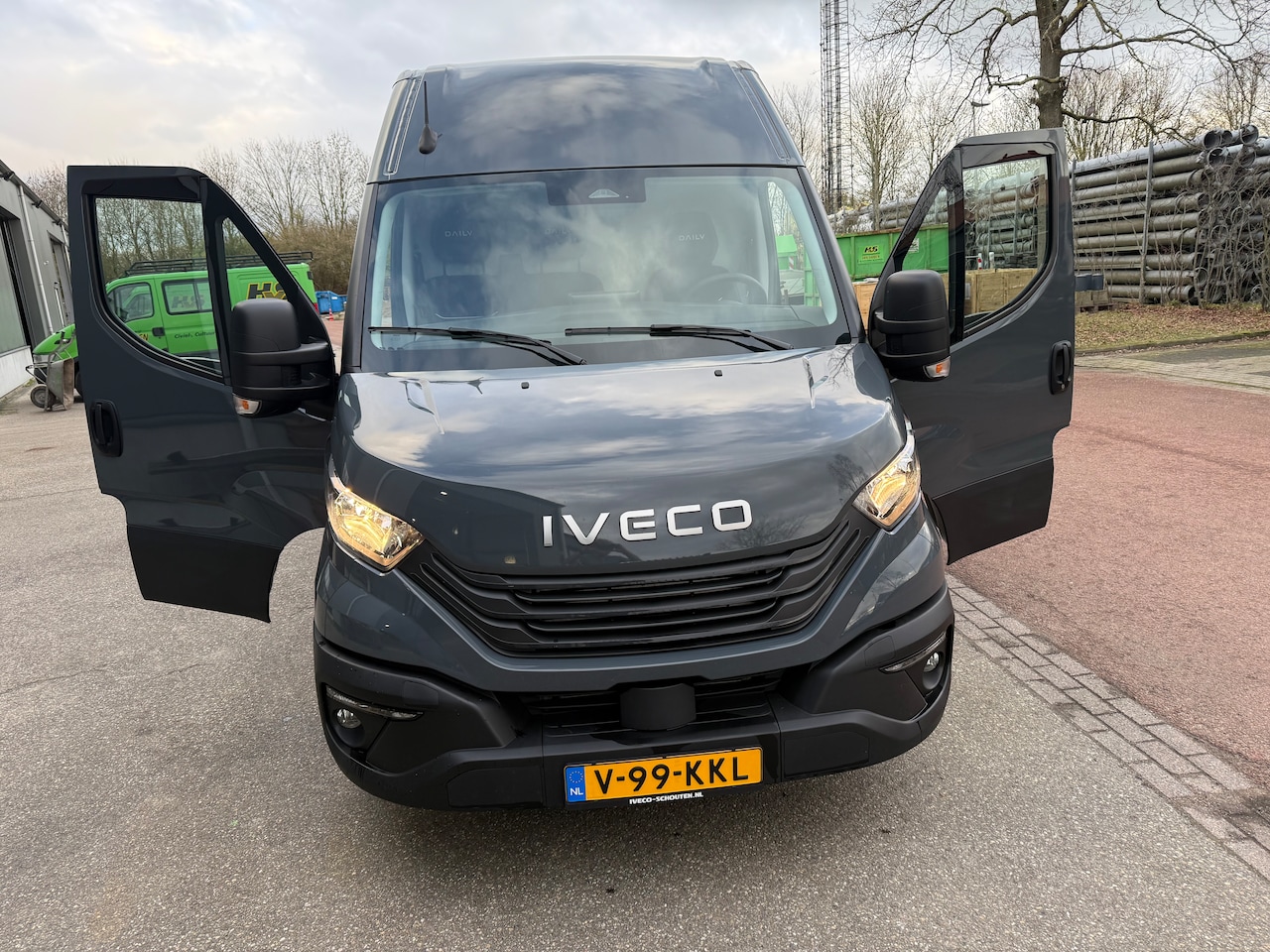 Iveco Daily - Gesloten bus 2 schuifdeuren - AutoWereld.nl