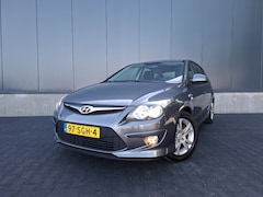 Hyundai i30 - 1.4i i-Drive Cool | Airco | Trekhaak | All seasonbanden | NAP | Zeer netjes |