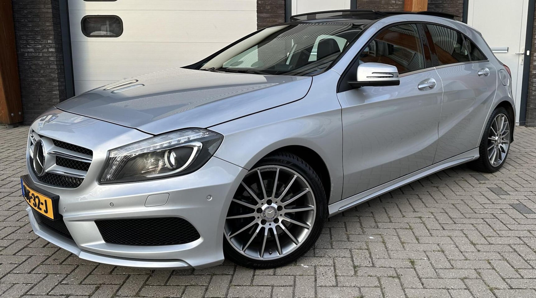 Mercedes-Benz A-klasse - 220 4matic AMG PANO/AUTOMAAT/STOELVW/XENON - AutoWereld.nl
