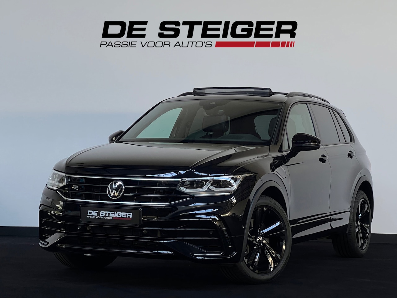 Volkswagen Tiguan - 1.4 TSI eHybrid 3 x R-Line Pano Keyless Matrix Led Sfeer 245PK Trekhaak - AutoWereld.nl