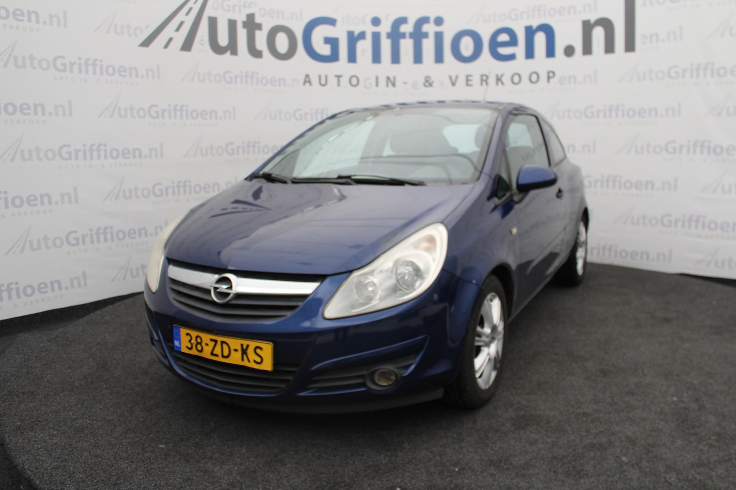 Opel Corsa - 1.4-16V Enjoy prima 3-deurs met roestplek - AutoWereld.nl