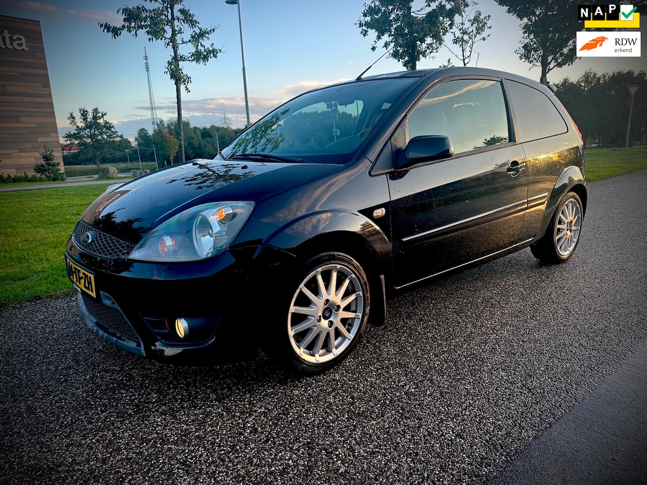 Ford Fiesta - 1.6-16V Sport Ultimate Edition, nr 142, leer, airco, nap!! - AutoWereld.nl