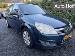 Opel Astra Wagon - 1.8 Executive | Navi | Airco | Cruise Control | LMV | Trekhaak | Sportstoelen | Half Leer