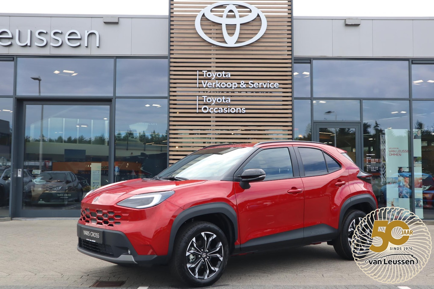Toyota Yaris Cross - HYBRID 130 FIRST EDITION NIEUW MODEL 2026! DIRECT LEVERBAAR!! STOEL/STUURVER LED 17'' LM-V - AutoWereld.nl