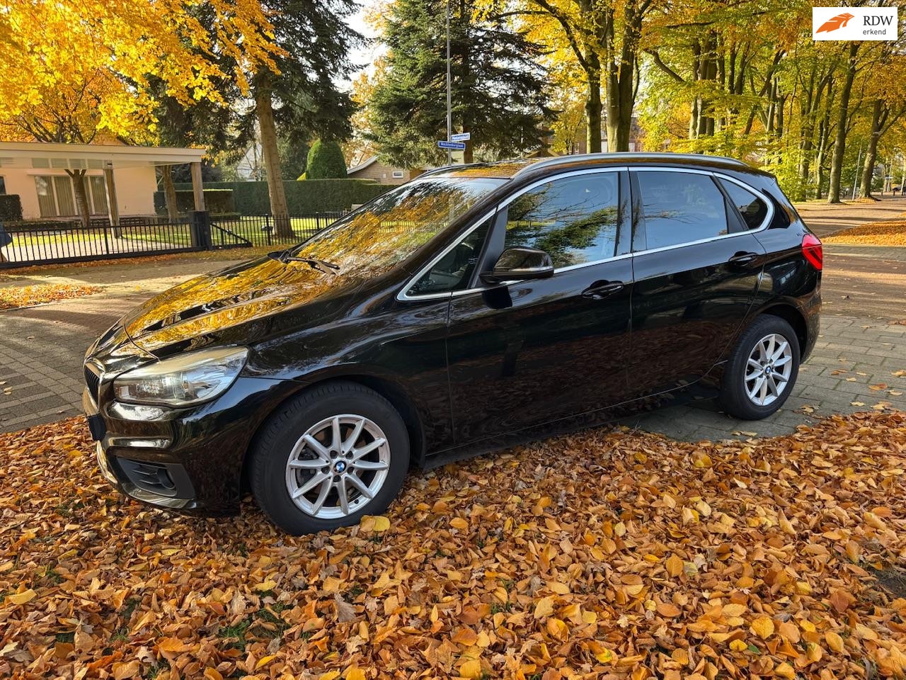 BMW 2-serie Active Tourer - 216d Automaat Executive | NAP| APK| Euro 6 - AutoWereld.nl