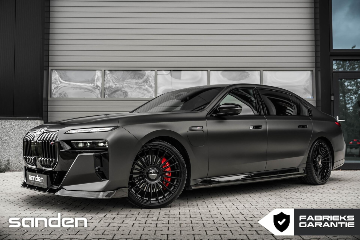 BMW 7-serie - M760e xDrive MSport Pro|Theatre|B&W|Skylounge - AutoWereld.nl