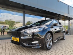 Ford Focus - 1.5 ST-Line Ecc Cruise Navi Trekhaak 2x Pdc 2018