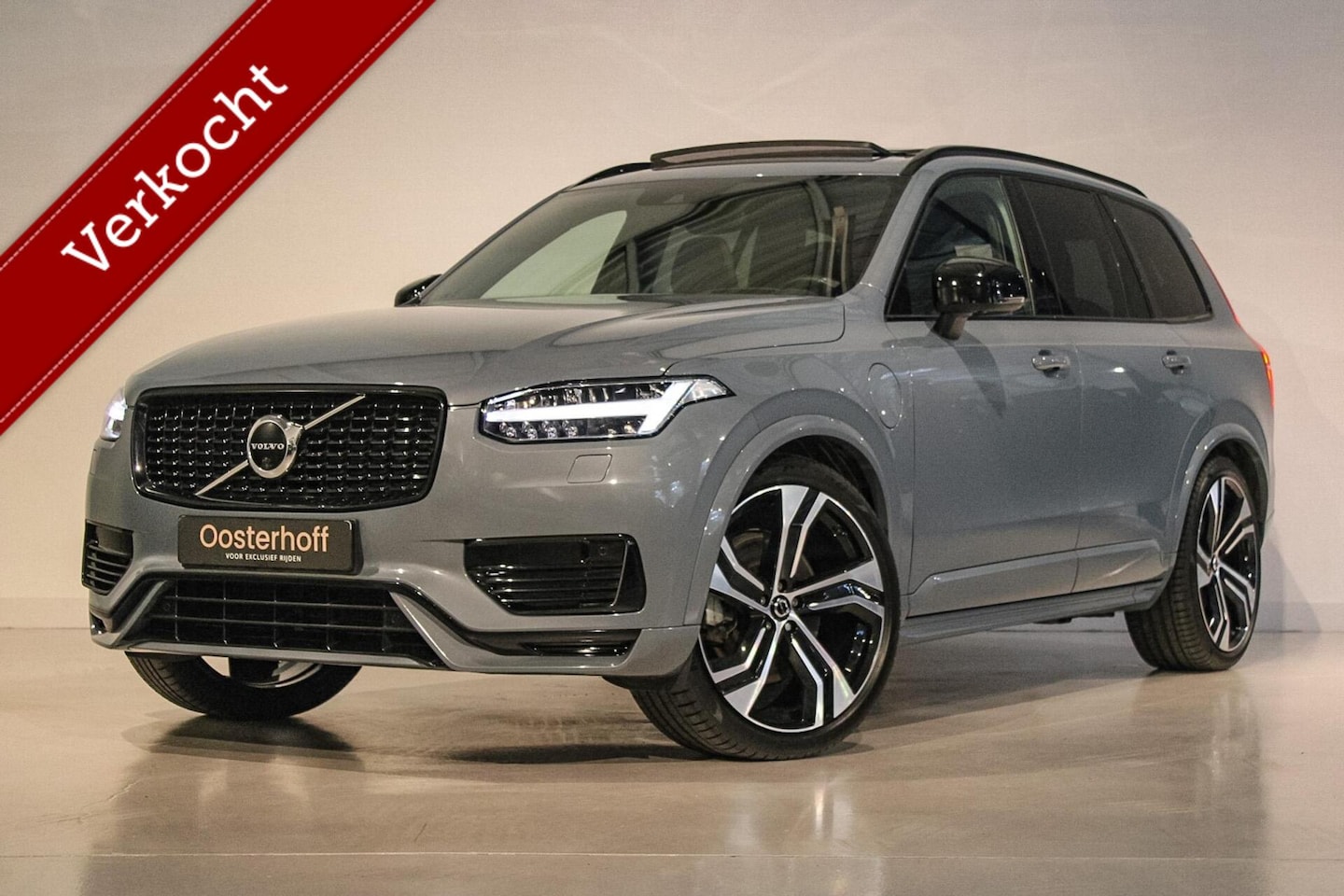 Volvo XC90 - 2.0 T8 AWD R-Design PANO | BOWERS | LUCHTV UNIEK - AutoWereld.nl