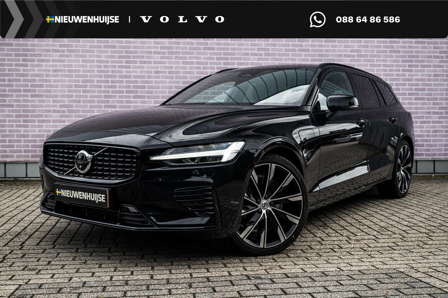 Volvo V60 - 2.0 T6 Plug-in hybrid AWD Ultra Dark | Schuif-/kanteldak | Head Up Display | Donker Glas | - AutoWereld.nl