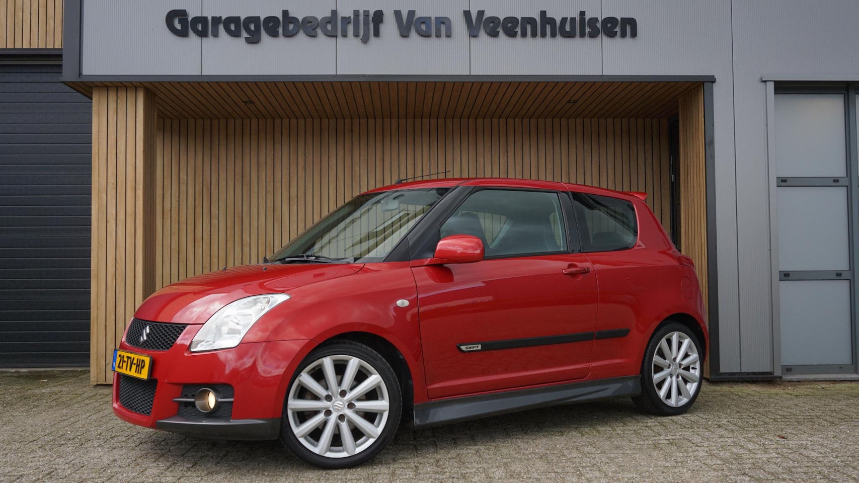 Suzuki Swift - 1.6 125pk Sport 3Drs Keyless 17inch LM A-Spoiler *NL auto* 3e Eigenaar - AutoWereld.nl