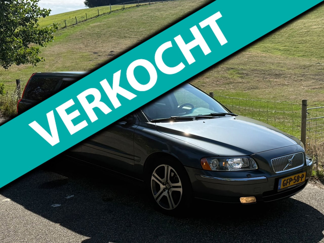 Volvo V70 - 2.4/170pk 5 cilinder Automaat | 125.560 km | Youngtimer | Inscription Sport | CarPlay | Sc - AutoWereld.nl