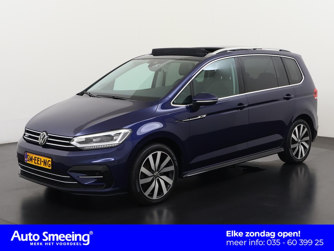 Volkswagen Touran - 1.5 TSI Highline R-Line Ext. DSG | Panoramadak | Leder | Trekhaak | Zondag Open! - AutoWereld.nl