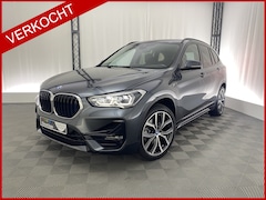 BMW X1 - xDrive25e Automaat | Navi | M Stuur | Ambient Lighting | 19'' LMV | Camera |