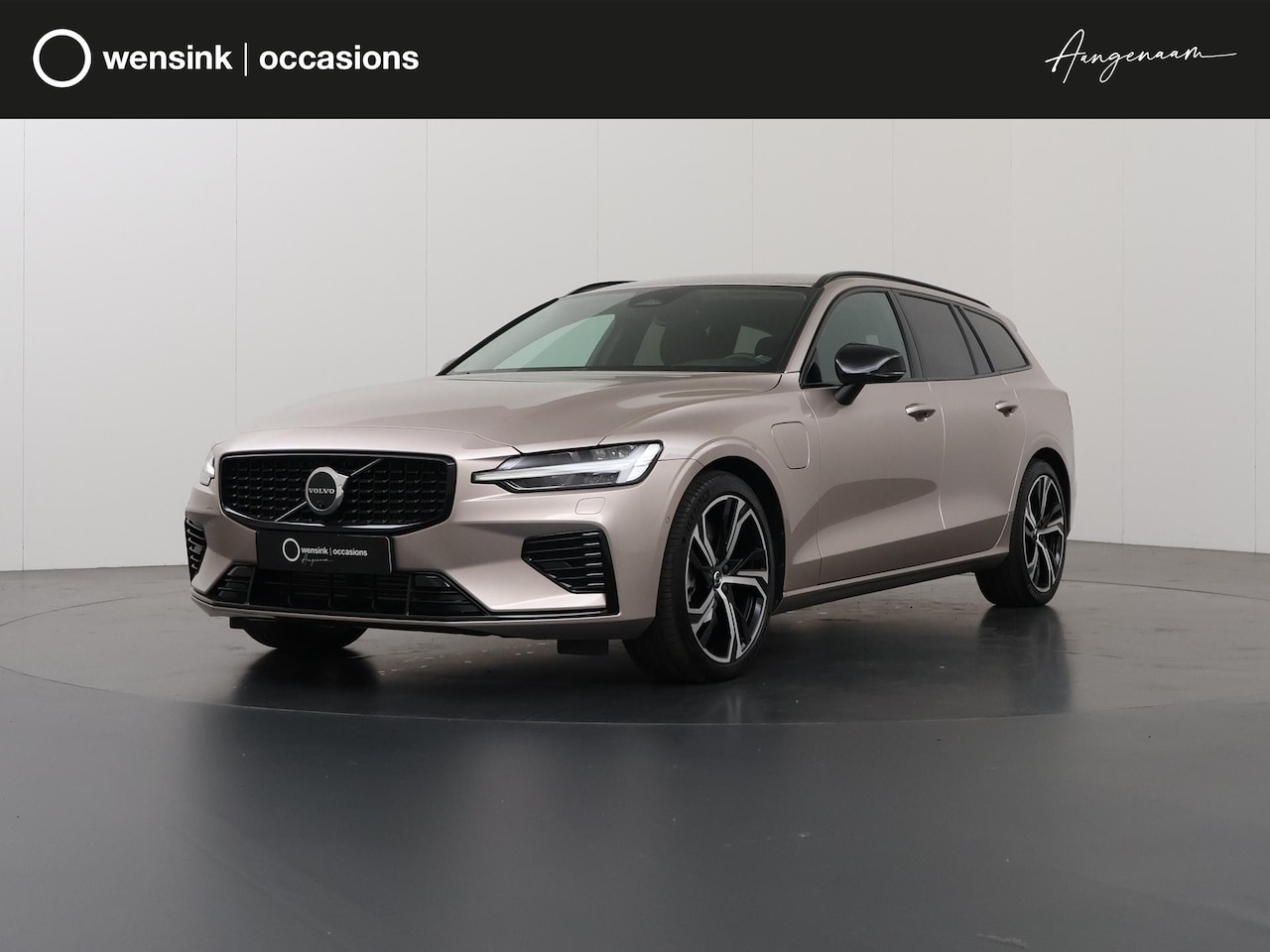 Volvo V60 - 2.0 T8 Plug-in hybrid AWD Plus Dark | 360 Camera | Harman/Kardon | Ele.stoelen + Geheugen - AutoWereld.nl
